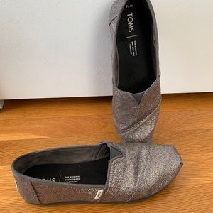 Tom’s slip on shoes